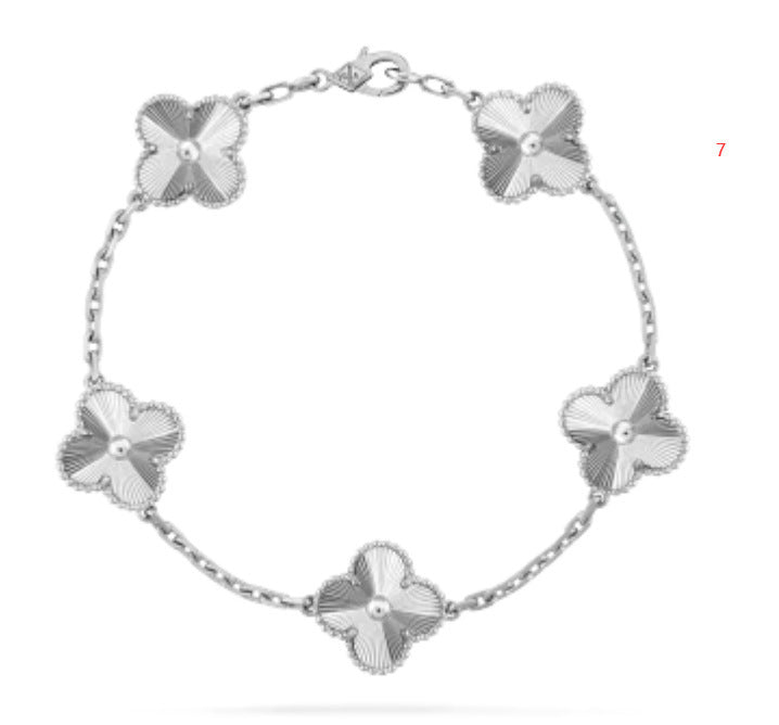 Women's Four-Leaf Clover Bracelet – Titanium Steel, 18K Gold-Plated Light Luxury Design